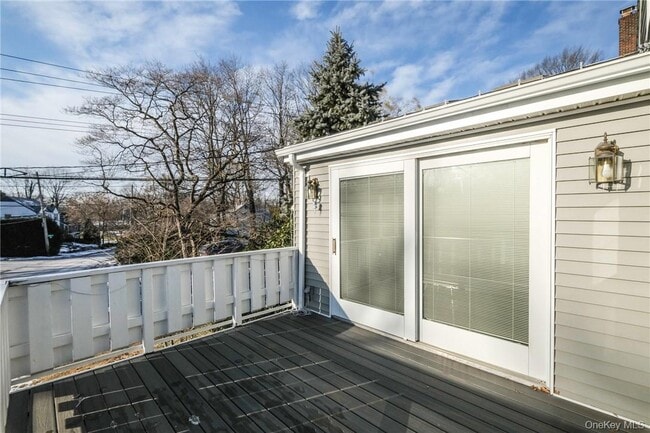 Building Photo - 6 Club Way