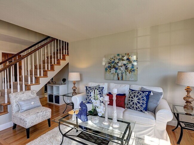 Building Photo - "Spacious 3-Bedroom Retreat with 2 Full Baths in Charming Pleasanton!"