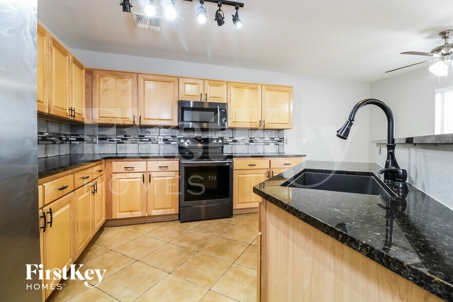 Building Photo - 1167 S 225th Ln