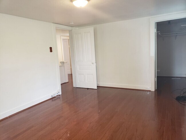 Building Photo - Immaculate 3 Bedroom, 2 Bath, 1932 sqft. H...