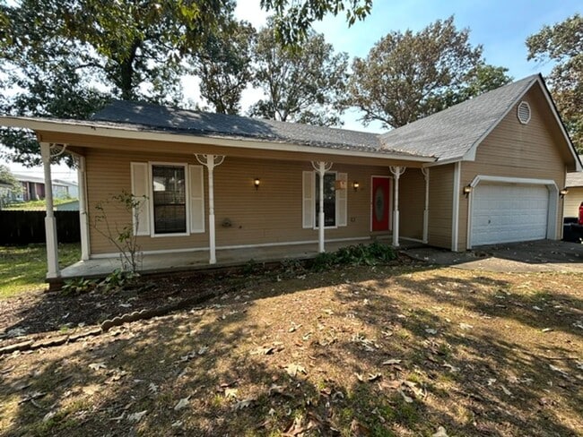 Building Photo - 121 Silverbrook Dr