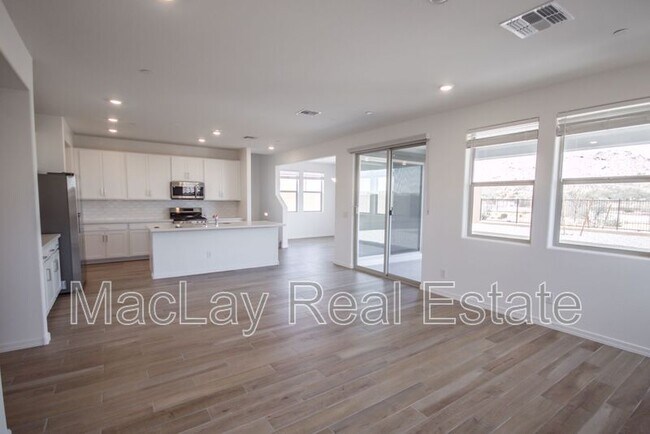 Building Photo - 21326 W Roanoke Ave