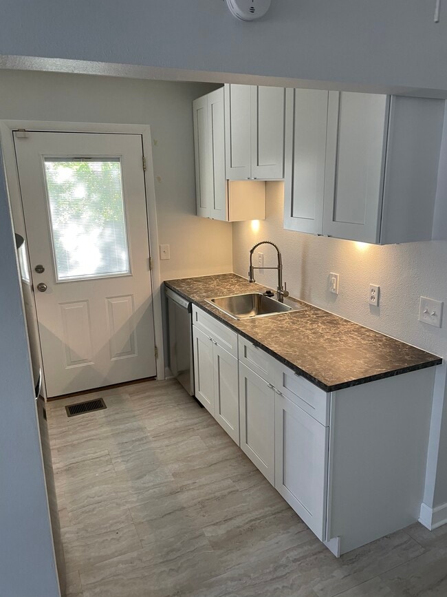 Building Photo - 238 E Harding St