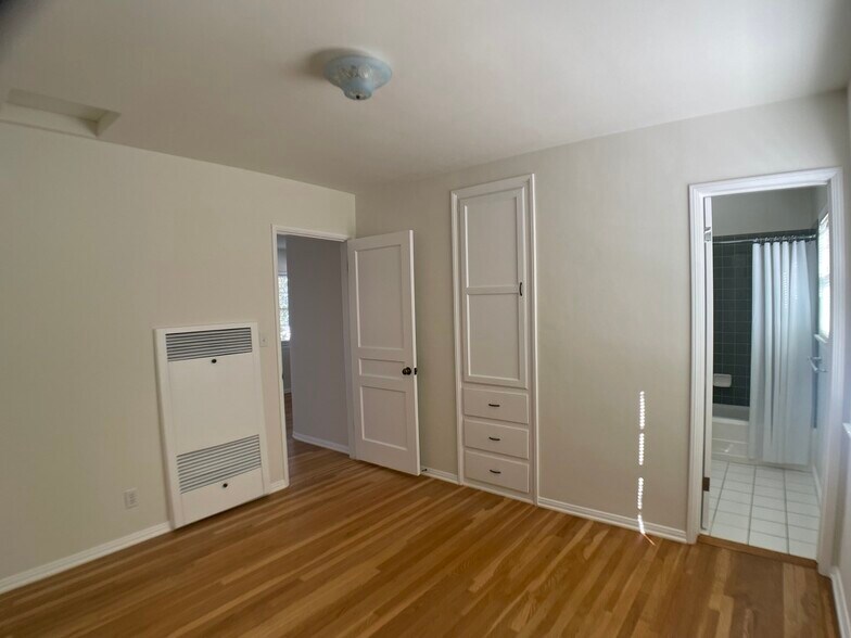 Bedroom - 1008 Euclid St