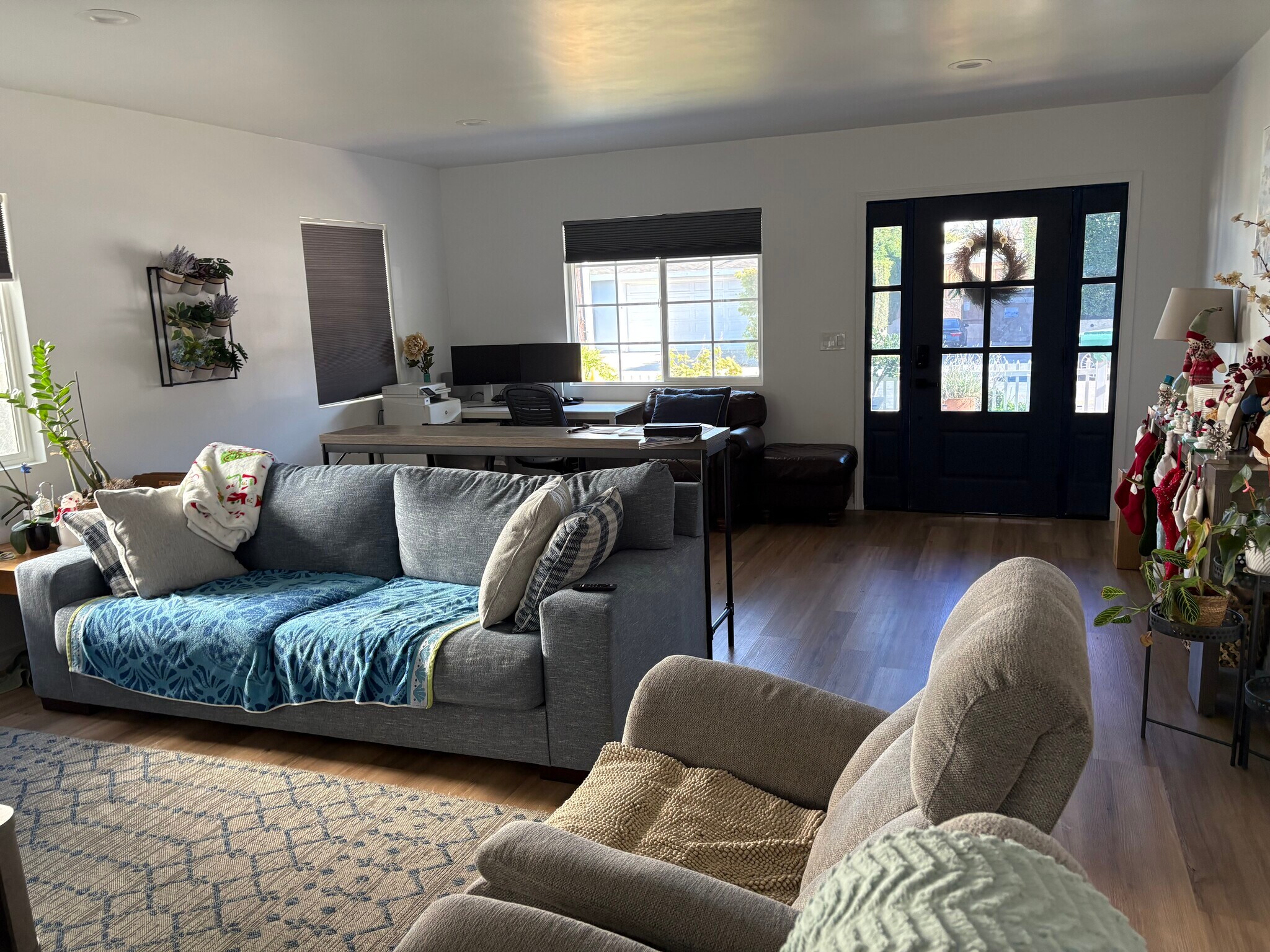 Building Photo - 2405 Perkins Ln