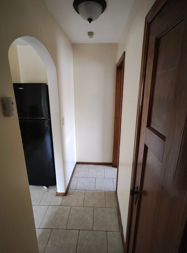 Building Photo - 4650 N 39th St