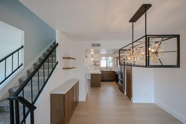 Building Photo - 8372 E Solano Dr
