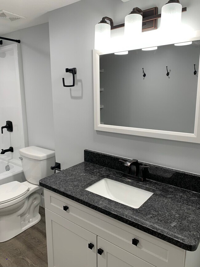 Building Photo - 8740 S Spartan Dr