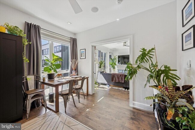 Building Photo - 620 N 3rd St