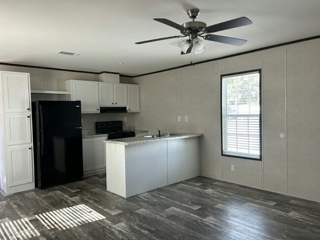 Building Photo - 21338 Lake Bambi Cir