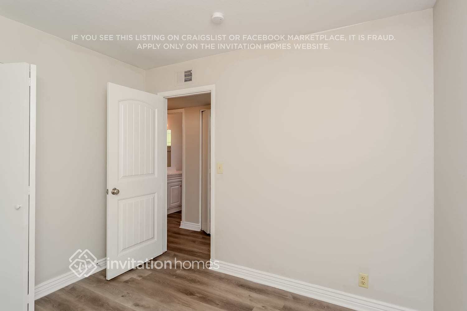 Building Photo - 3140 E Caballero St