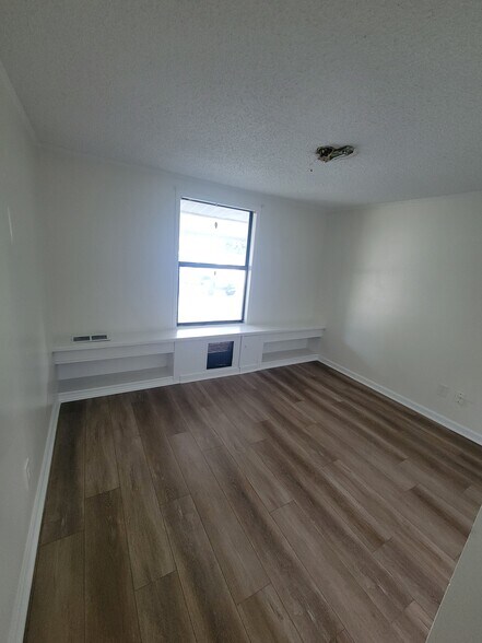 Bedroom - 4079 E Michigan St