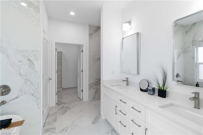 Building Photo - 23117 Hammond Ave