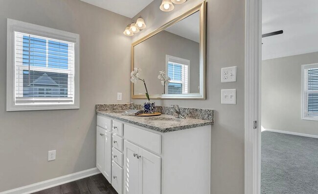 Building Photo - Stunning 3/2.5 Townhome Available Now!