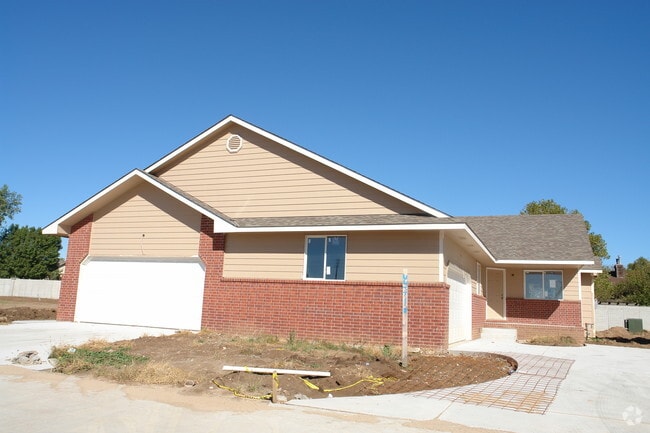 Primary Photo - Oak Cliff Estates