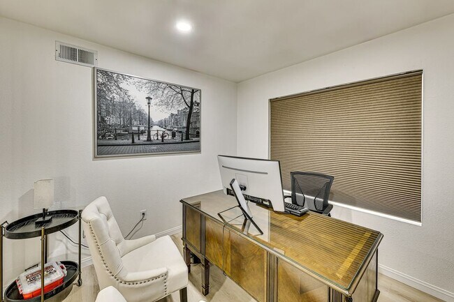 Building Photo - 6920 Palermo Pl