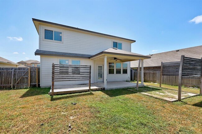 Building Photo - 19004 Quebrada Dr