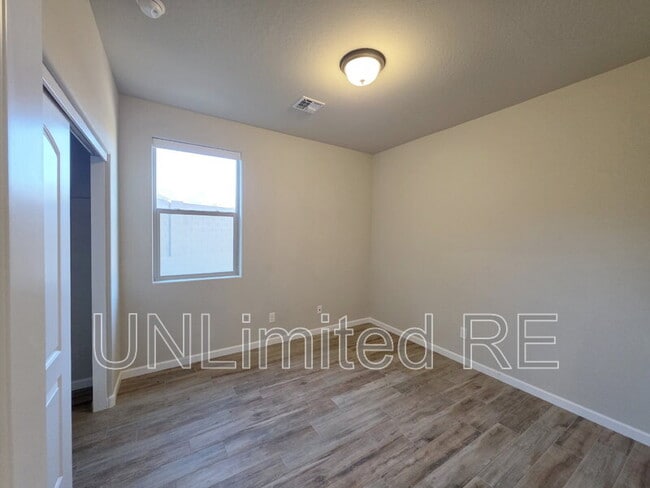 Building Photo - 308 Spirit Cir