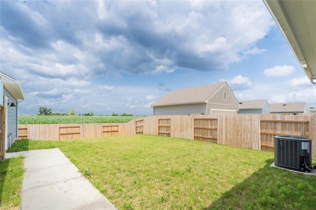 Building Photo - 301 Elm Br Trl