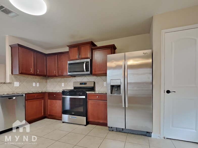 Building Photo - 1680 Amy Dr