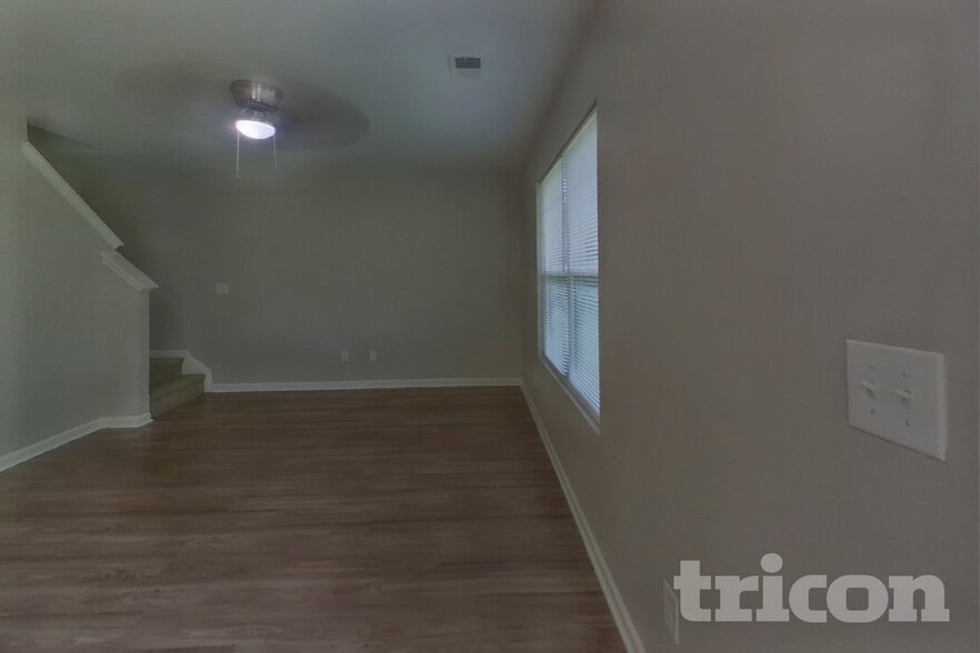 Building Photo - 513 Gentle Breeze Ln