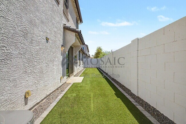 Building Photo - 8317 E Impala Ave