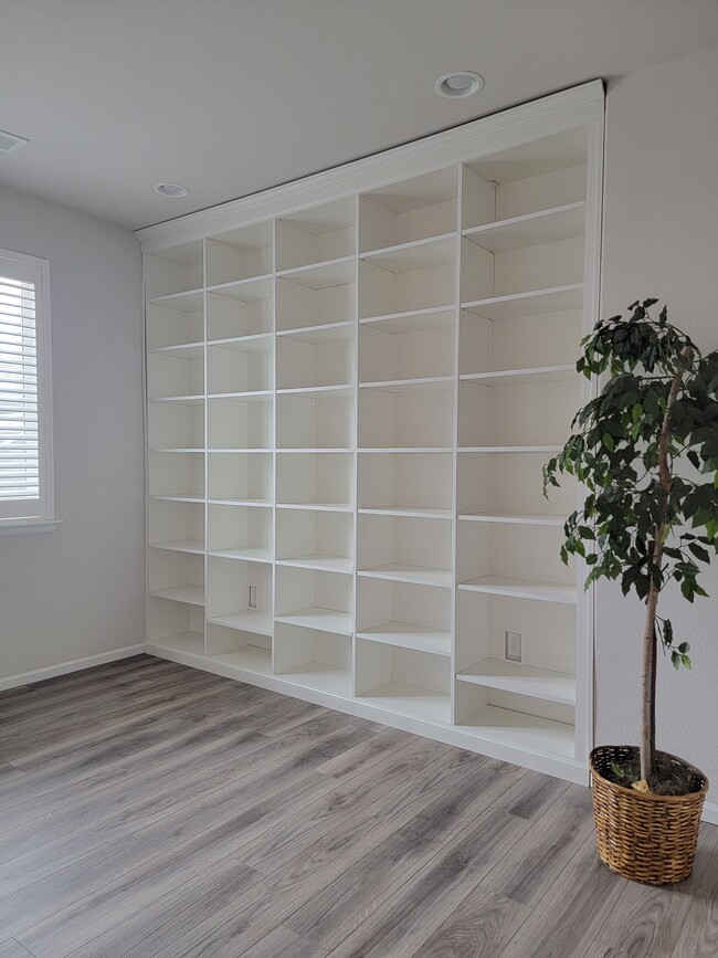 Building Photo - 26891 E Byers Ave