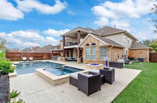 Building Photo - 2211 Mad River Ln