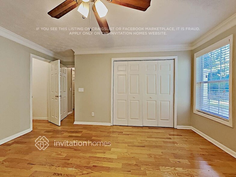 Building Photo - 207 Weatherstone Crossing
