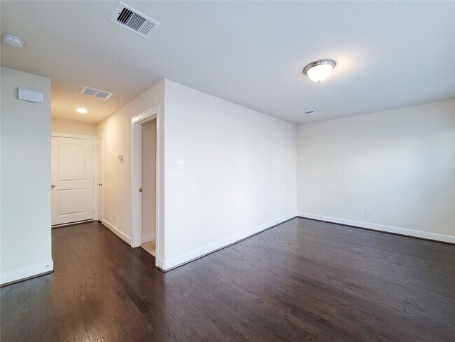 Building Photo - 1506 Brayson Oaks Pl