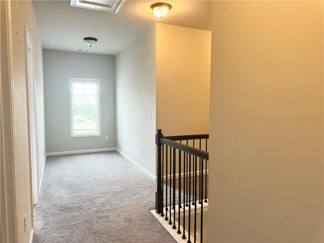 Building Photo - 2887 Regal Park Ct
