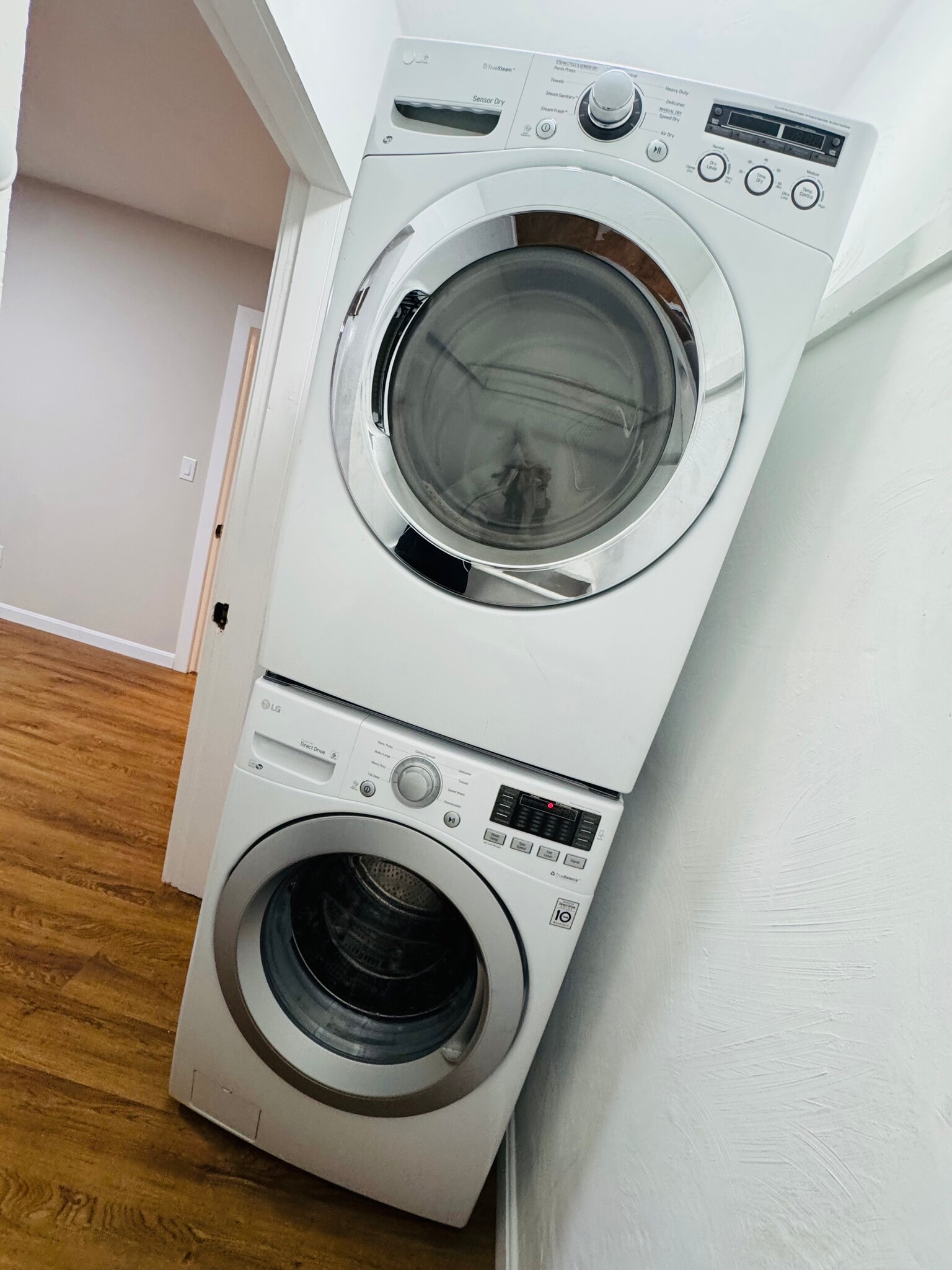 Building Photo - 49 Lawrence St