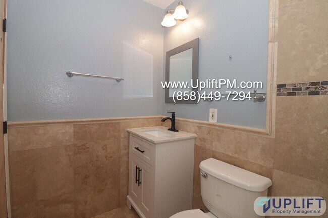 Building Photo - 1225 Capistrano Ave