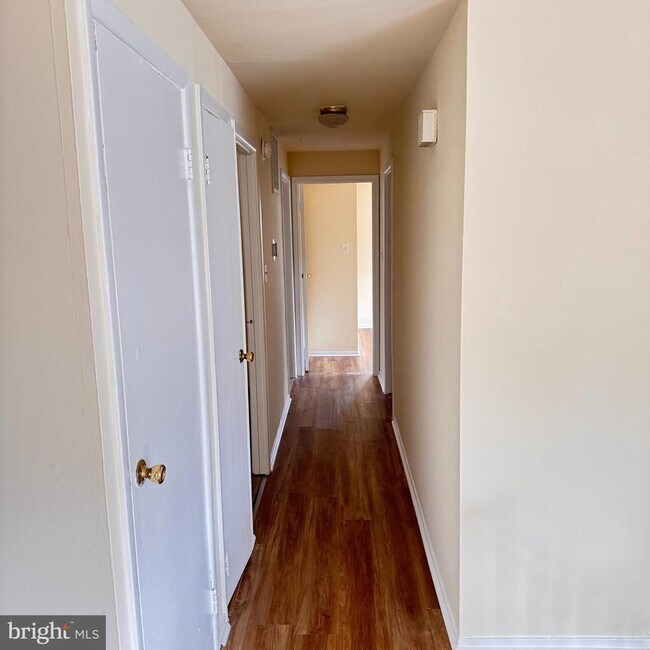 Building Photo - 820 Barkley Dr