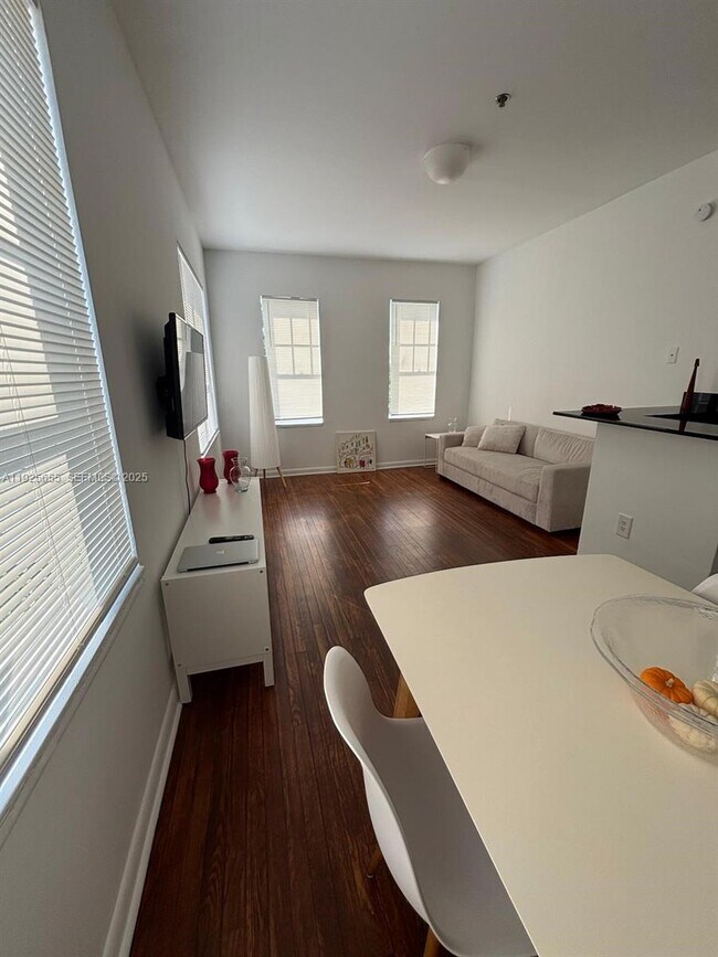 Building Photo - 1244 Pennsylvania Ave