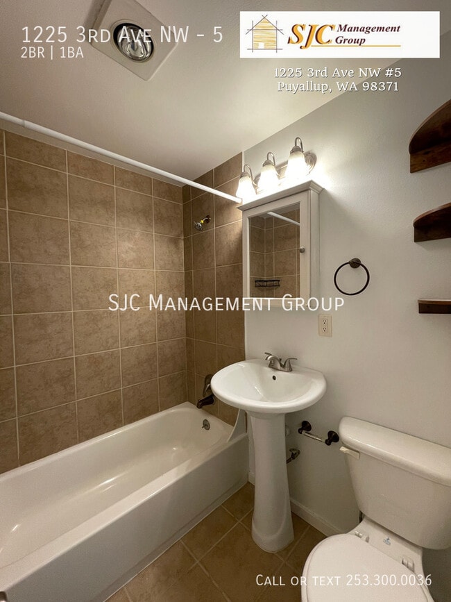 Building Photo - 1225 3rd Ave NW