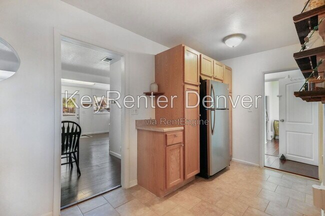 Building Photo - 11860 W Independence Ave