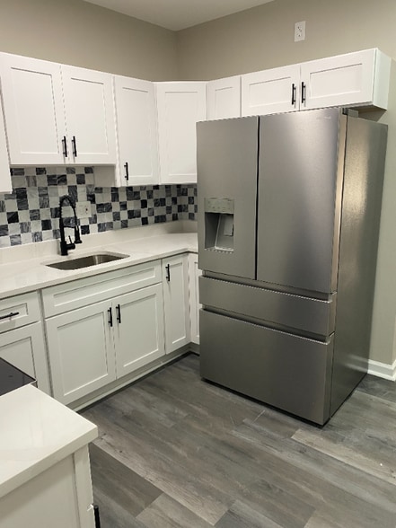 Building Photo - 2123 Sinclair Ln