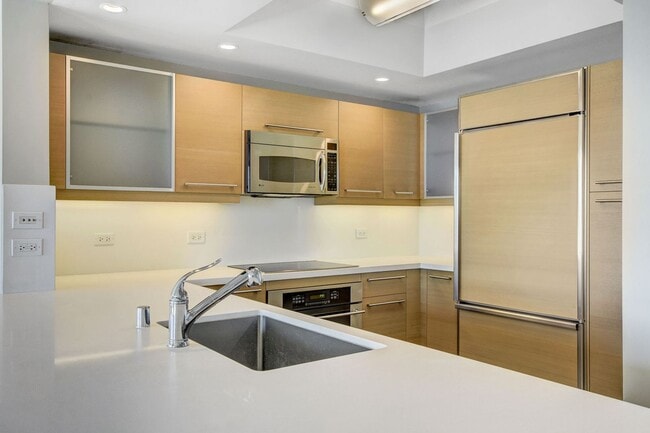 Building Photo - Turnberry Towers 4305W-Strip/City Views from this Stunning 3Bd/2.5Ba Residence