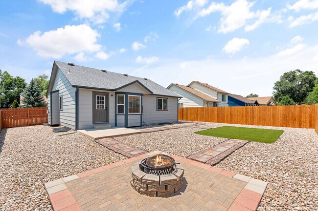 Building Photo - 5164 Fennel Dr