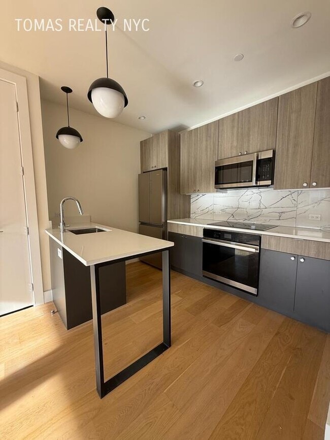 Building Photo - 3103 Sedgwick Ave