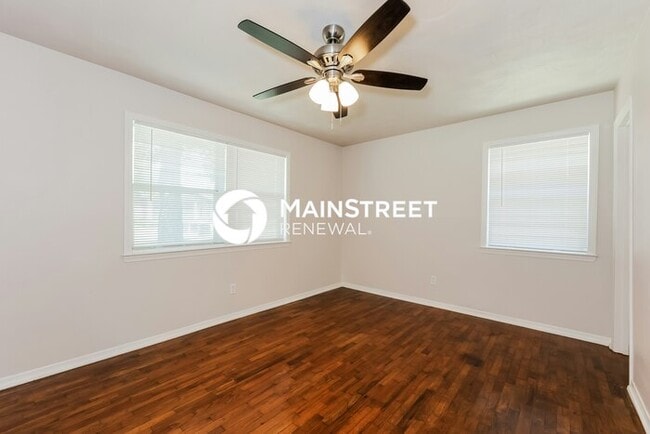 Building Photo - 3 Bedroom Pet-Friendly Home in Farmers Branch, TX with Main Street Renewal