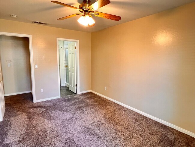 Building Photo - SOUTHWEST BAKERSFIELD- POOL