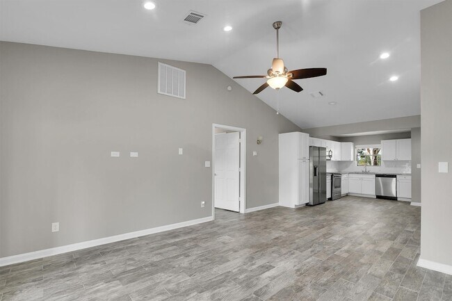 Building Photo - 3535 Balboa Cir