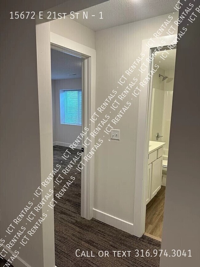 Building Photo - 15672 E 21st St N