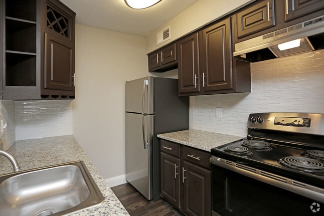 Interior Photo - Waterford at Bellmar