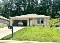 Building Photo - Charming 3-Bedroom Retreat in the Heart of...