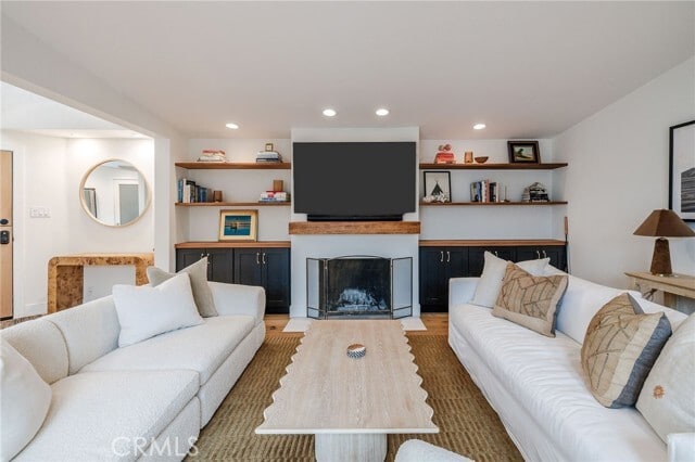 Building Photo - 2116 N Ardmore Ave