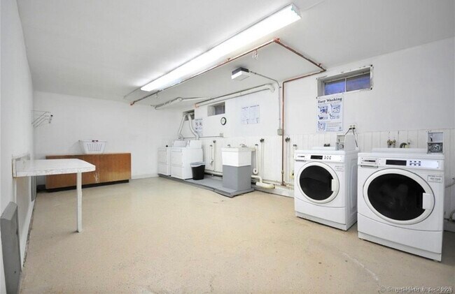 Building Photo - 338 Dunfey Ln