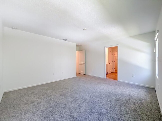 Building Photo - 770 Lake Dell Ave